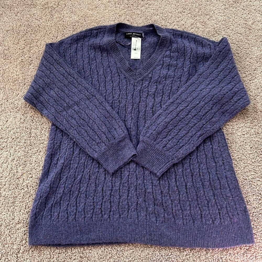 NWT Lane Bryant Purple Cable Knit Chunky V Neck Sweater

Size  14/16
NWT